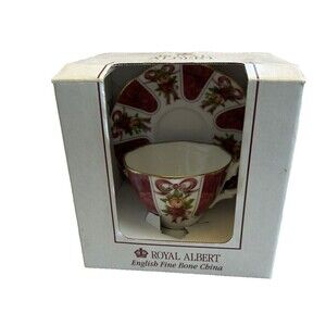 Vtg Royal Albert bone china tea cup & saucer, Old English Rose w heavy gilt